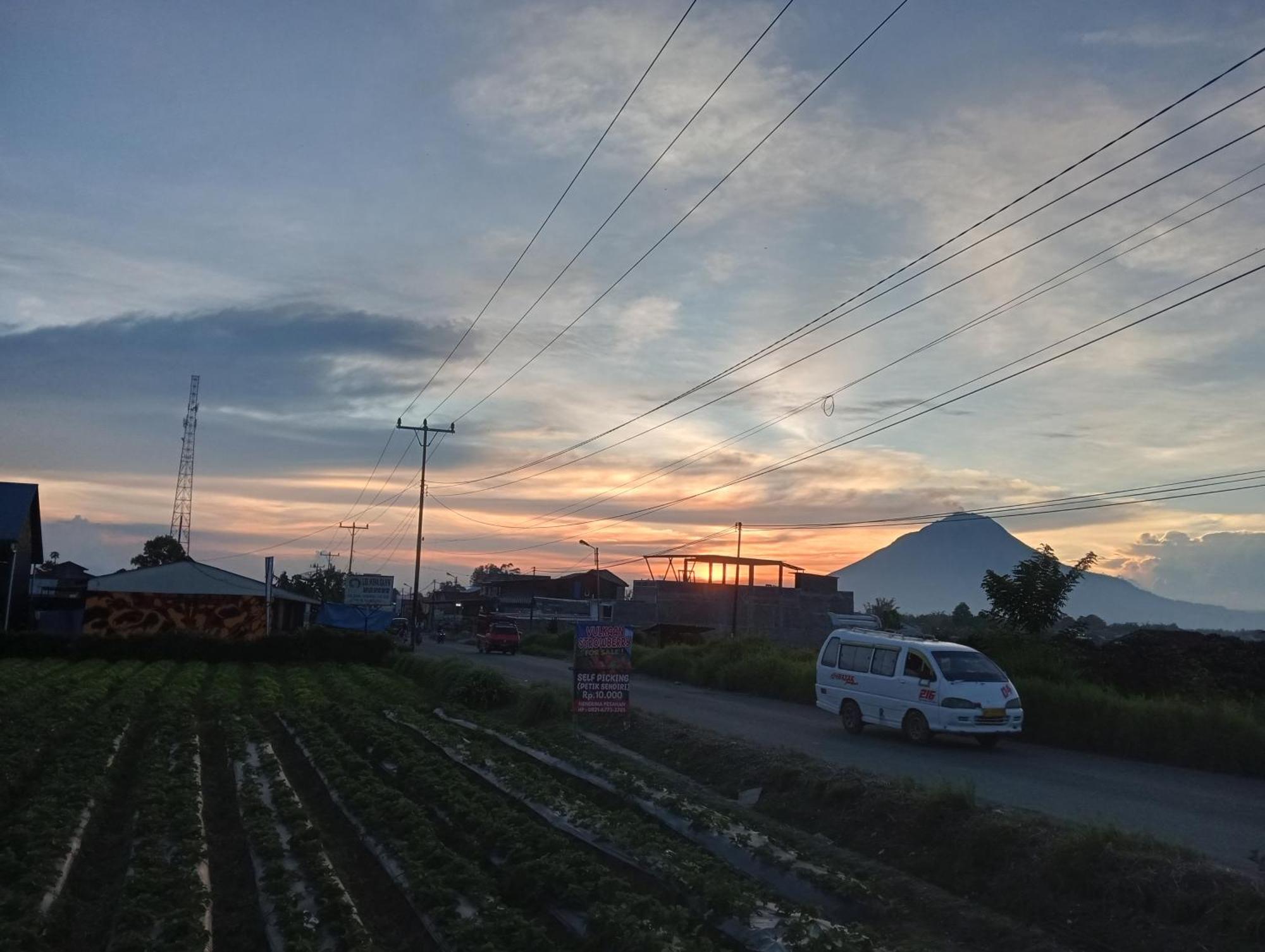 Vulkaan Homestay Berastagi Exteriér fotografie